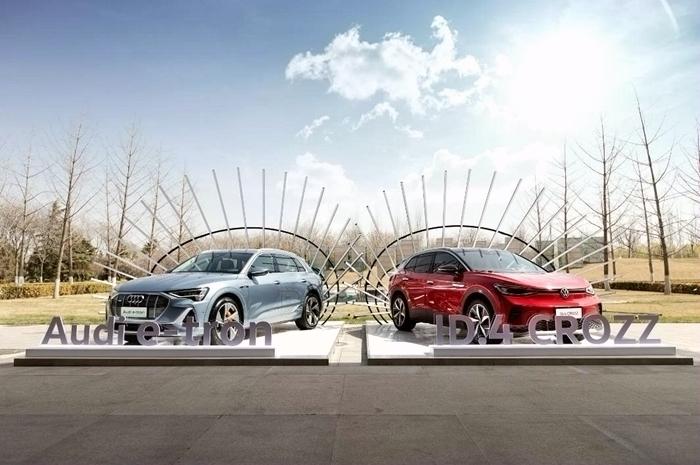 ID.4 CROZZ、Audi e-tron展車